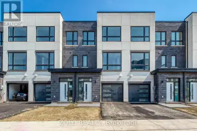 Brand New Freehold 3-Storey Townhouse on a Ravine Lot. The Distrikt Trailside Collection is One of O...