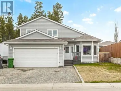 Desirable 3 level split family home on a fully fenced and landscaped lot backing onto a park. The fu...