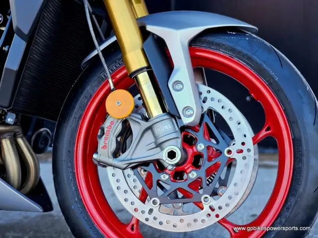 2026 Triumph Street Triple RX in Street, Cruisers & Choppers in Oshawa / Durham Region - Image 8