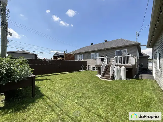 $453,000 - Semi-detached for sale in Les Côteaux63236186630913123