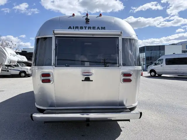 2019 Airstream 25RB in Travel Trailers & Campers in Penticton - Image 5