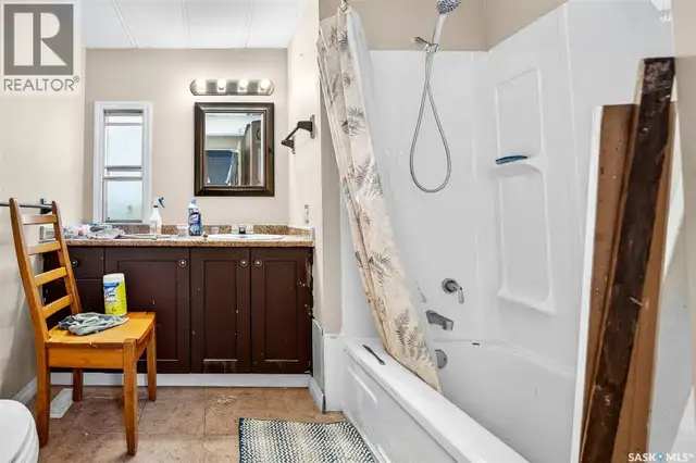 79 Spruce STREET Caronport, Saskatchewan in Houses for Sale in Moose Jaw - Image 17