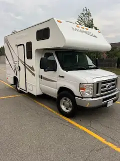 For sale: a clean and well-maintained 2017 Thor Majestic Class C motorhome, built on a Ford chassis....