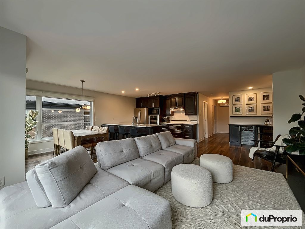 $449,999 - Condominium for sale in Longueuil (Vieux-Longueuil) — photo 1
