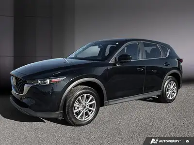 Le Mazda CX-5 GS AWD 2022 est un VUS compact qui combine avec brio design sophistiqué, confort moder...