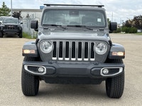 AMVIC Licensed Dealer * Remote Start * Keyless Entry * Alpine Audio System * Leather-faced Bucket Se... (image 2)