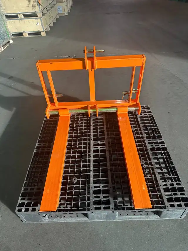 New Compact Tractor Pallet Fork Attachment 3PLF700 in Heavy Equipment Parts & Accessories in Winnipeg - Image 2