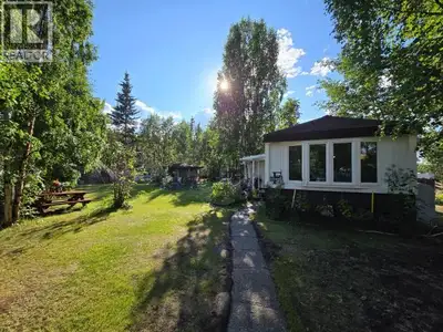One of the largest lots in Northland Park, this beautifully maintained home with 2 bedrooms and 2 de...
