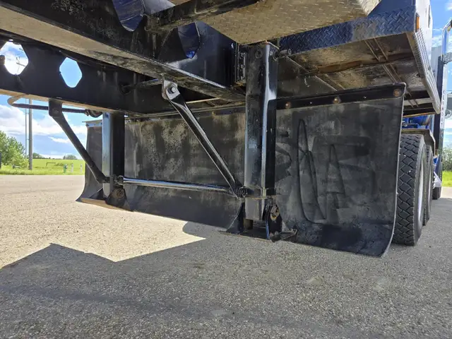 2013 KENWORTH T800 in Heavy Trucks in Saskatoon - Image 62