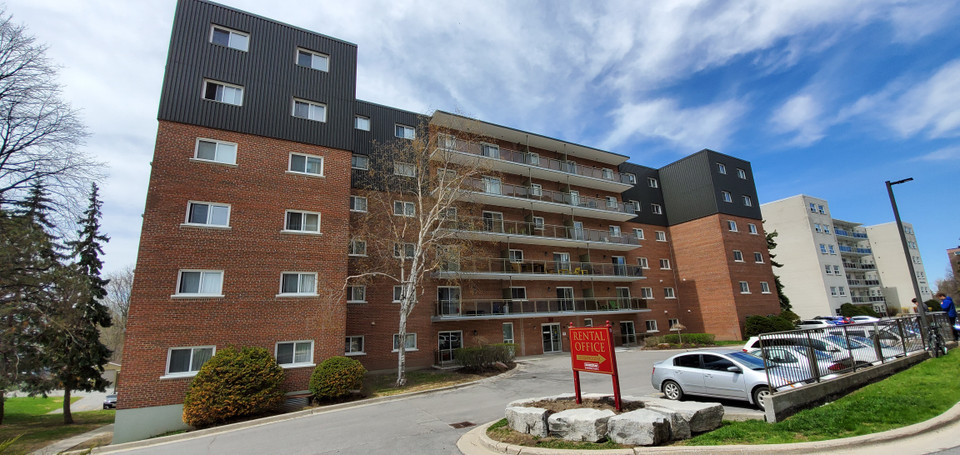 2 Bedroom Apartment for Rent - 33 Elmwood Street in Long Term Rentals in Kingston