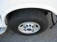Replacement cost: $57,000+++ Fresh from fleet these cargo vans are equipped with the bulletproof GM... (image 4)