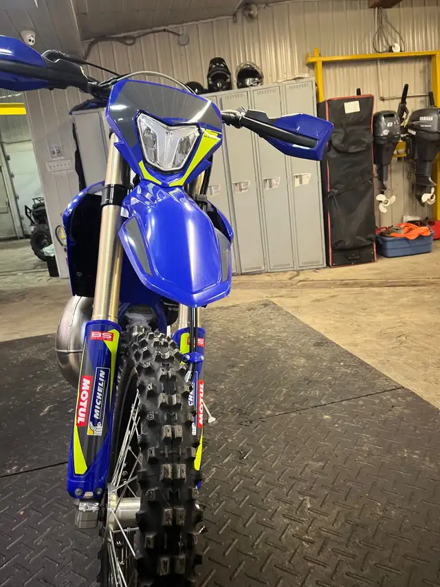 2025 SHERCO SE 250 FACTORY 2T MOTO NEUVE 0 KM AUBAINE FIN DE SAI in Other in Lac-Saint-Jean - Image 8