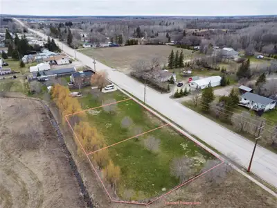 R18//Seven Sisters Falls/Seven Sisters Falls Prime Development Opportunity! Two vacant lots ideally...