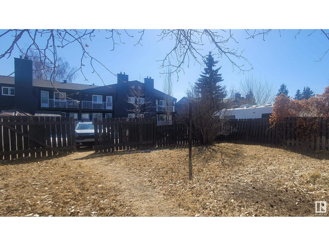 4211 36 AV NW Edmonton, Alberta in Houses for Sale in Edmonton - Image 2