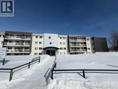 1 BEDROOM with Great Location and quiet Building! You are welcomed into the apartment with a large l...