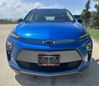 SAVE AN ADDITIONAL $2500 FROM MANITOBA'S EV REBATE PROGRAM! ONE OWNER CLEAN BRITISH COLUMBIA GM DEAL... (image 3)