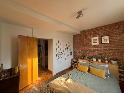 *3487 Rue Saint-Dominique* $1800 Disponible le 1er Juillet ! Parfaitement situé au coeur du Plateau...