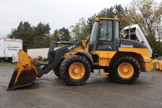 Loader For Sale in Heavy Equipment in Truro - Image 2