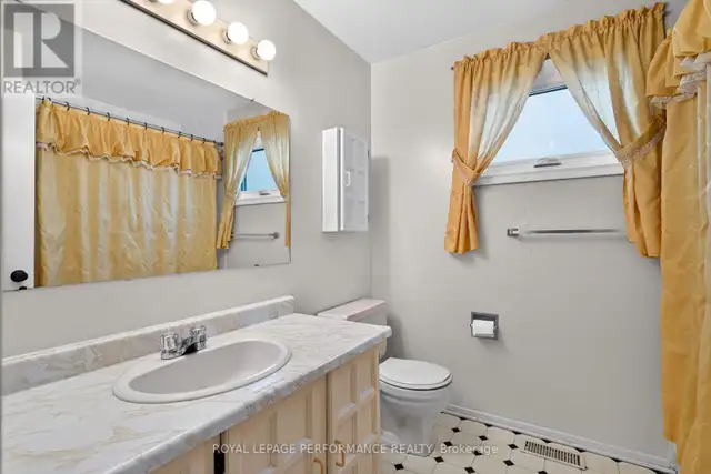 6198 VOYAGEUR DRIVE Ottawa, Ontario in Houses for Sale in Ottawa - Image 27