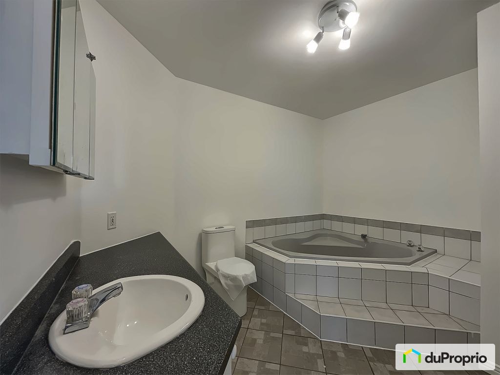 $939,000 - Triplex for sale in Chambly — photo 3