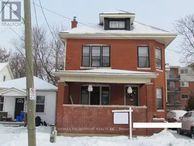 Welcome to 5 Fleet Street, Brantford - a spacious 2.5-storey detached home offering excellent invest...