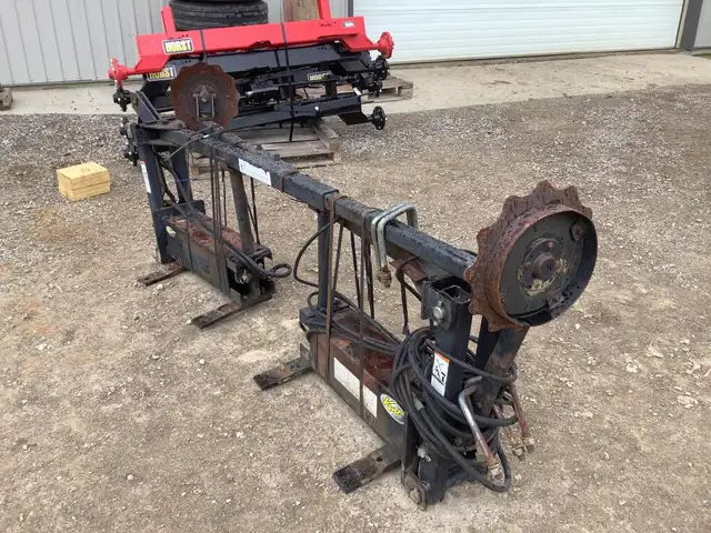 Marker in Farming Equipment in Chatham-Kent - Image 4