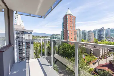 Located right beside the world renowned Stanley Park, Ilikai offers one bedroom and penthouse apartm...