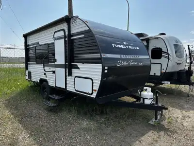 Della Terra travel trailers by East to West is a travel trailer designed with your comfort and conve...