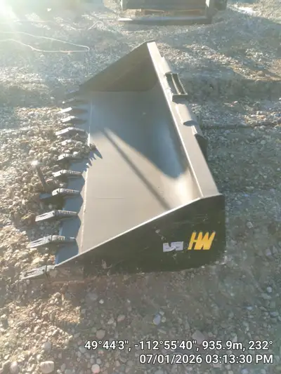 SKIDSTEER - 84" TOOTH BUCKET Headwater Equipment is an Alberta owned corporation that is celebrating...