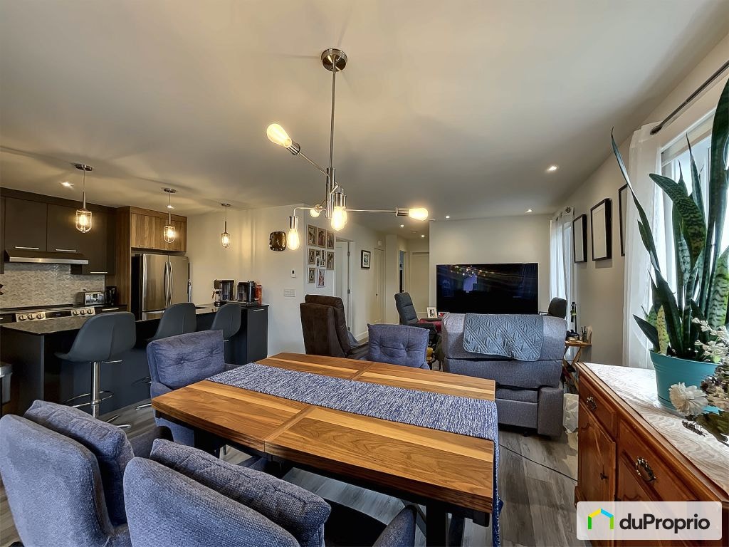 $1,045,000 - Quadruplex for sale in East Angus — photo 2