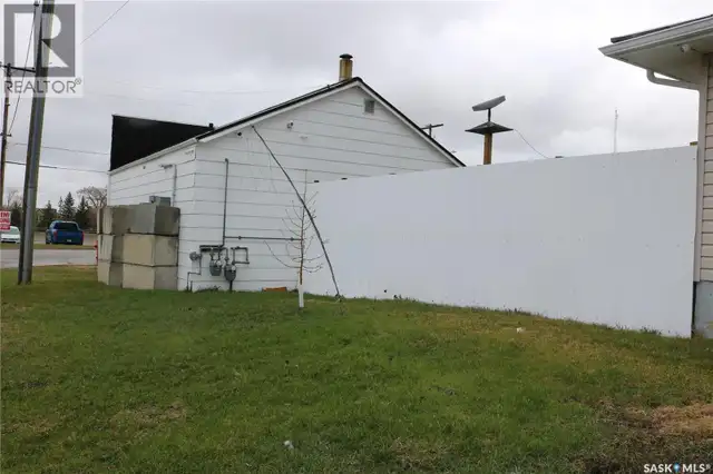 603 Gordon STREET Moosomin, Saskatchewan in Commercial & Office Space for Sale in Regina - Image 3