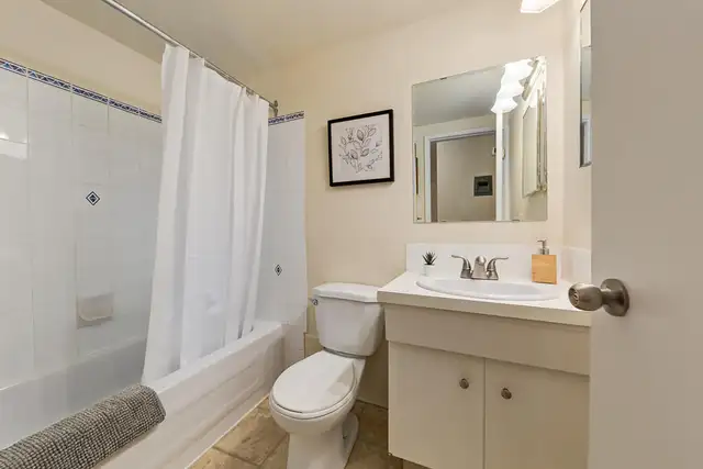 Apartments for Rent near Downtown Edmonton - River Vista - Apart in Long Term Rentals in Edmonton - Image 11