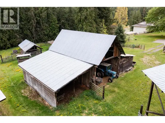 2240 97B Highway SE Salmon Arm, British Columbia in Houses for Sale in Kamloops - Image 35