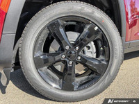 This Jeep Grand Cherokee L has a dependable ERC 3.6L Pentastar(TM) VVT V6 engine w/ESS engine poweri... (image 9)