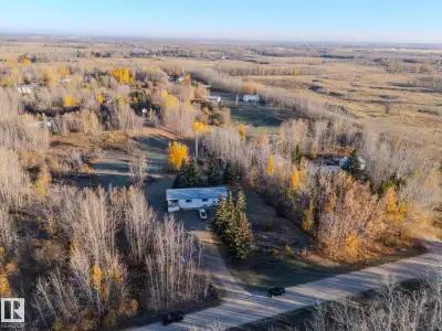 What an incredible opportunity for a FIRST TIME ACREAGE BUYER! It works within budget!! (yay!) and i...