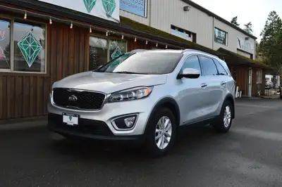 One owner, Accident free and Only 108kms This 2016 Kia Sorento is a prime example of an affordable,...