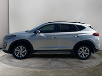 This Hyundai Tucson boasts a Regular Unleaded I-4 2.0 L/122 engine powering this Automatic transmiss... (image 1)