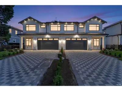 Welcome to this brand-new half duplex in a prime North Delta location! Offering aprox 3,000 sq.ft. o...