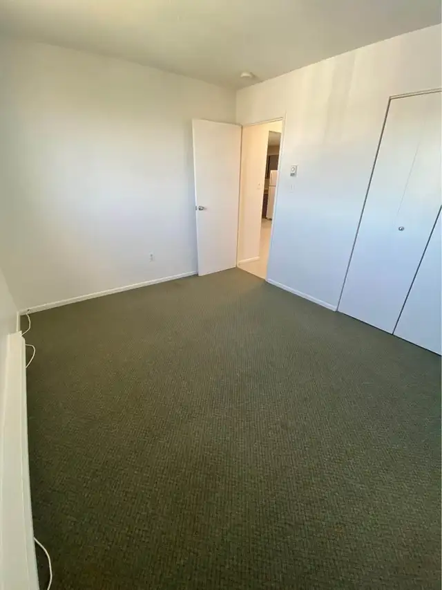 180 Woodhaven Dr Unit 17 - 2 bedroom third floor | Long Term Rentals ...