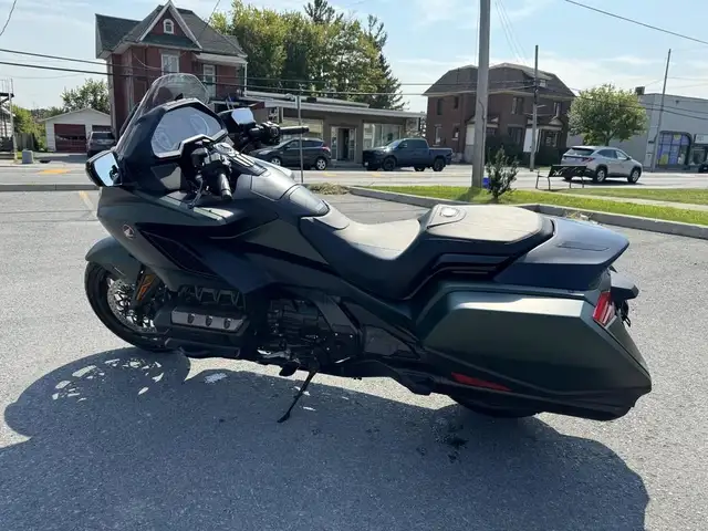 2024 Honda Goldwing in Sport Touring in Ottawa - Image 3