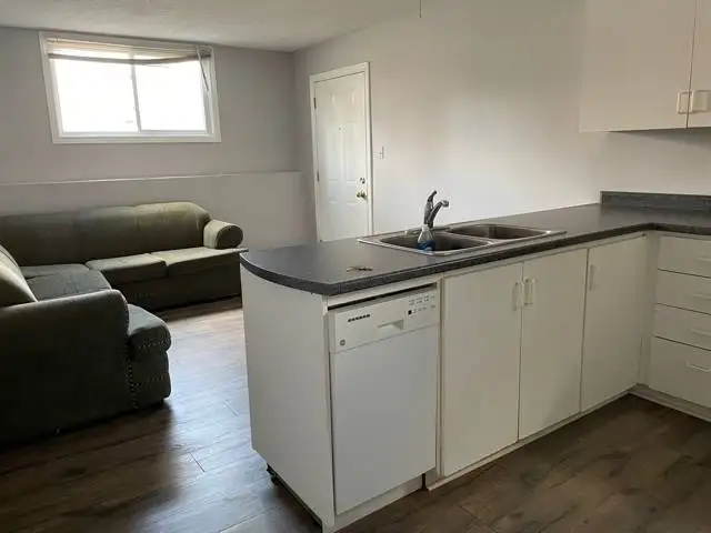 5 Spacious Student Bedroom Available on Noecker St! (Unit B) in Long Term Rentals in Kitchener / Waterloo - Image 15