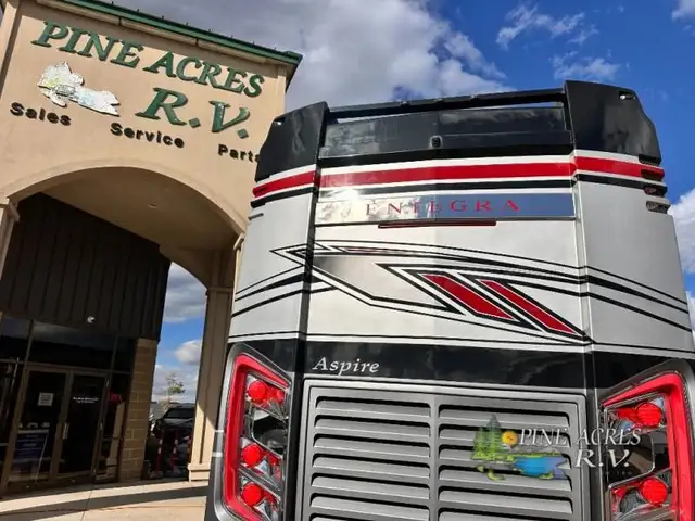 2022 Entegra Coach Aspire 44W 450 h.p. Diesel 11 K Miles in RVs & Motorhomes in Moncton - Image 7