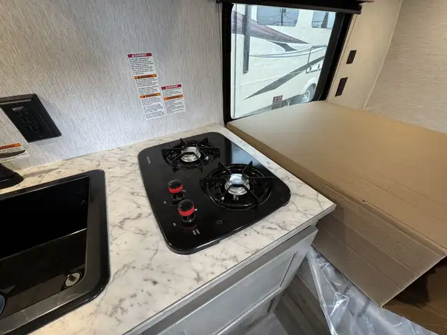 2026 ,Sun Lite,Sunset Park RV 13BD LTD in Travel Trailers & Campers in Kamloops - Image 12