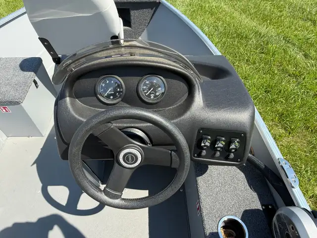 2026 Princecraft Resorter 160 SC, Mercury 40 ELPT and Trailer in Powerboats & Motorboats in Oshawa / Durham Region - Image 8
