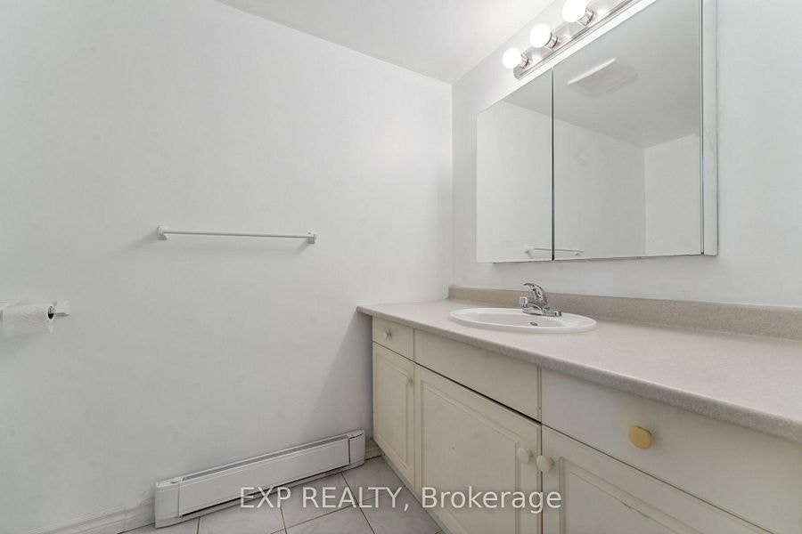 November 1 - BUNGALOW - PARKWOOD HILLS - 3+3 BEDROOMS 2