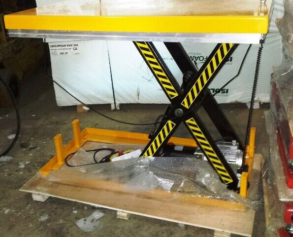 Table ciseau hydraulique  2200 lbs  #0020001 in Other in Victoriaville
