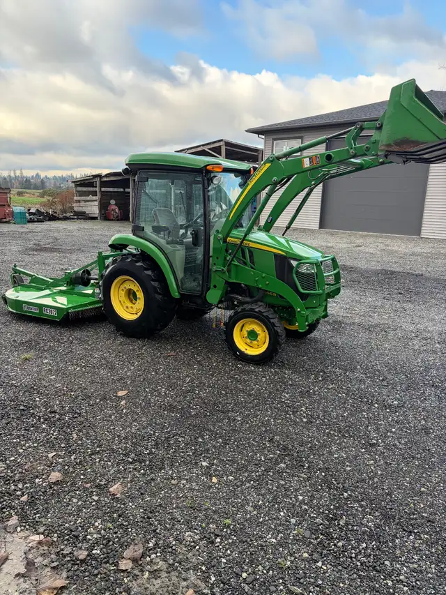 TRACTOR FOR HIRE555654750132643846