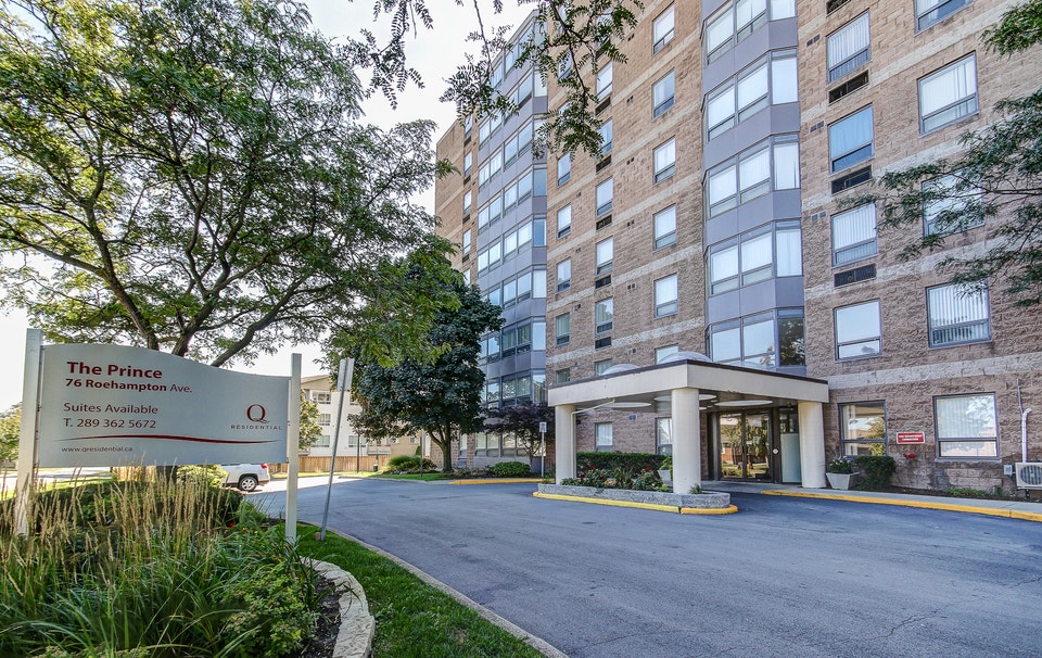76 Roehampton Ave -   2 bedroom Apartment Available! 2