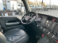 Jean-Philippe 514-770-6940 Tracteur de jour // Daycab Kenworth T880 2023 Essieux 14,600 lbs Essieux... (image 9)