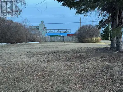 Come take a look at this Beautiful vacant lot in Kitscoty Alberta. This previously built on lot is e...